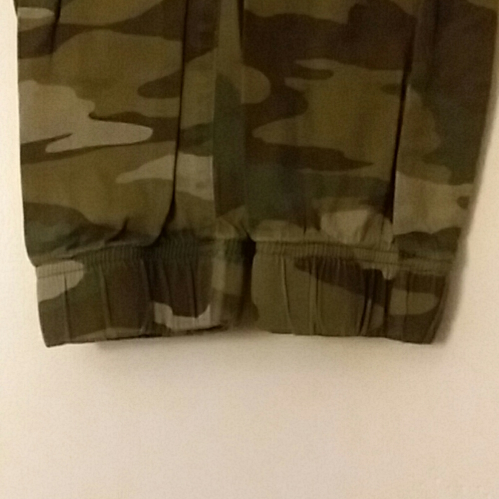 Camo pants - Picture 2 of 4